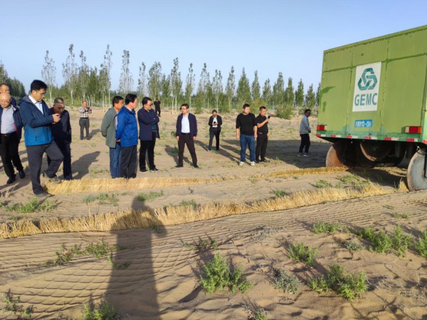 省科技廳副廳長巨有謙一行調(diào)研甘肅建投         全國荒漠化防治（機(jī)械治沙工程）試驗(yàn)示范基地